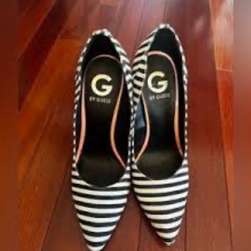 G by Guess size 7 1/2 black and white 4” heels